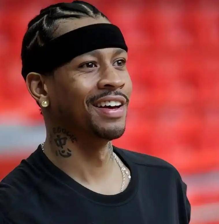 包含篮网主场大胜雄鹿，艾弗森轰下分的词条